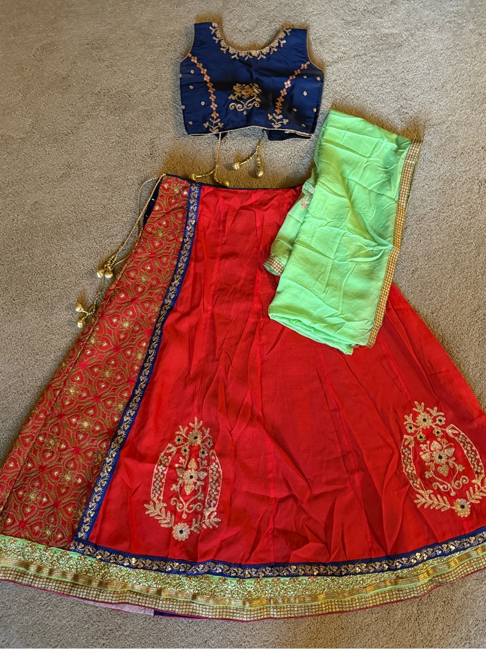Worn once elegant padmavat style Red Embroidered Lehenga Skirt w Green Dupatta